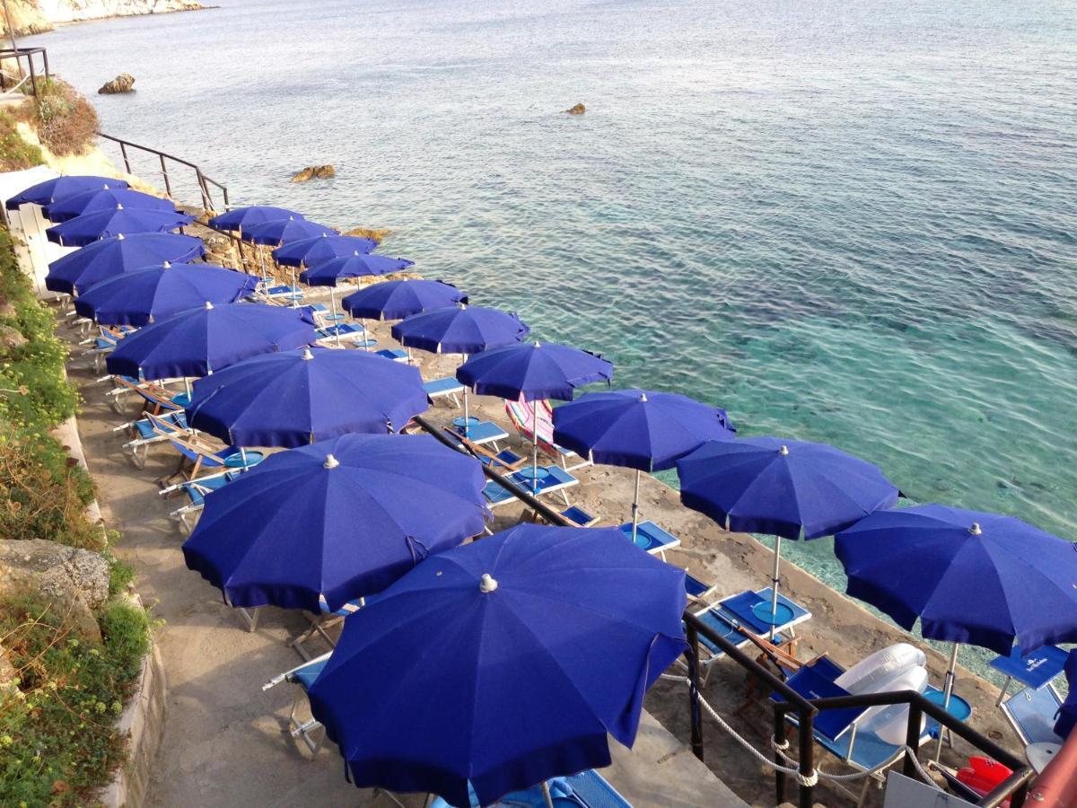 Hotel Villa Ombrosa Портоферрайо Екстер'єр фото