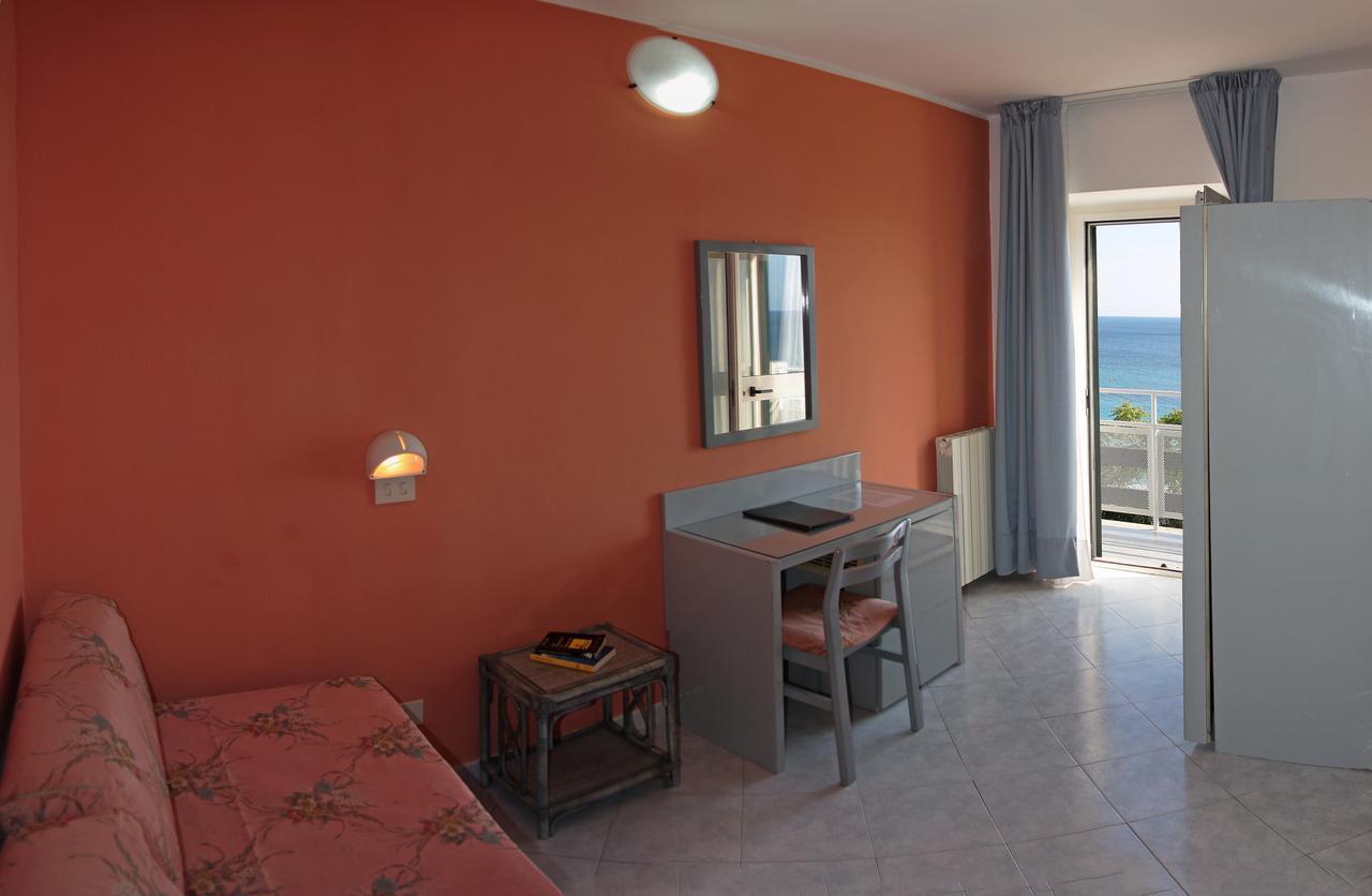 Hotel Villa Ombrosa Портоферрайо Номер фото